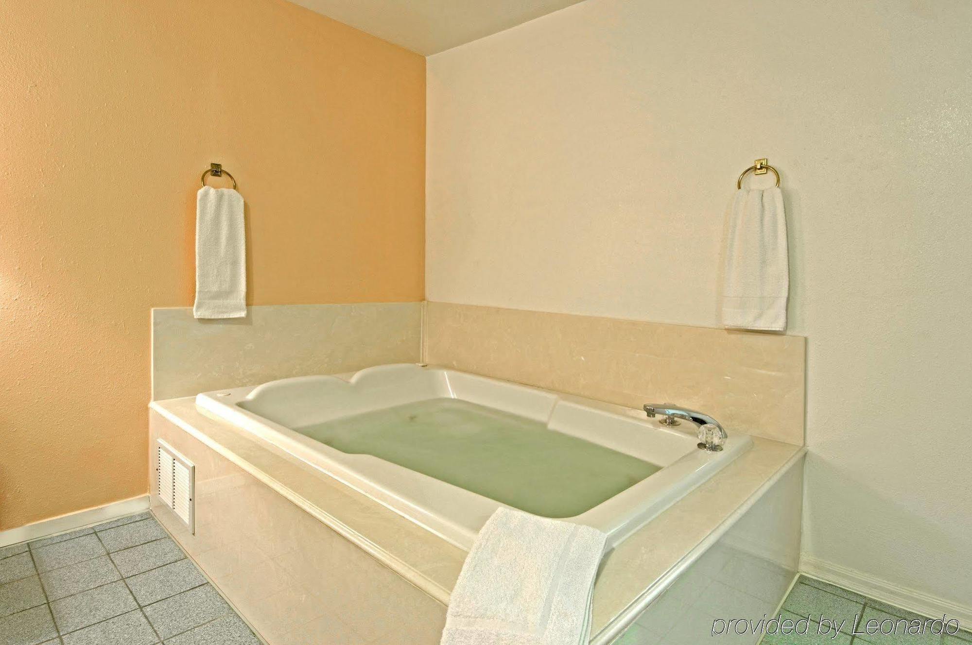Americas Best Value Inn Altus Facilities photo